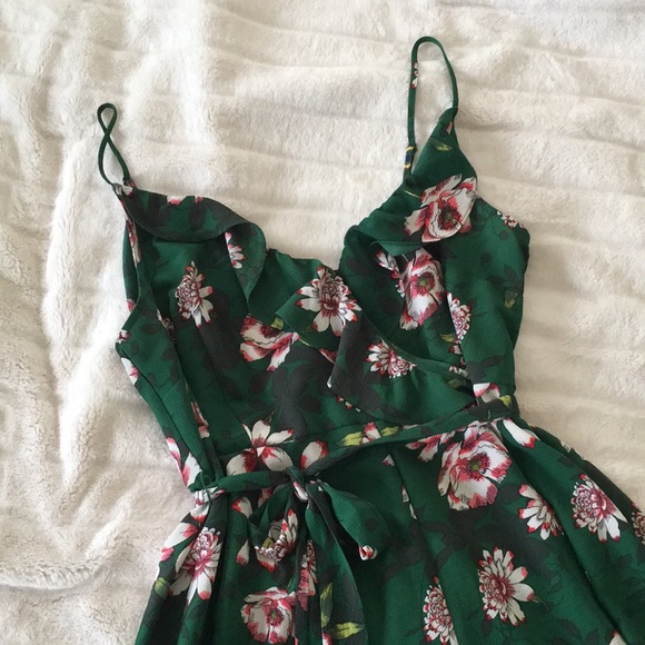 Gorgeous green floral jumpsuit - Picture 3 of 8